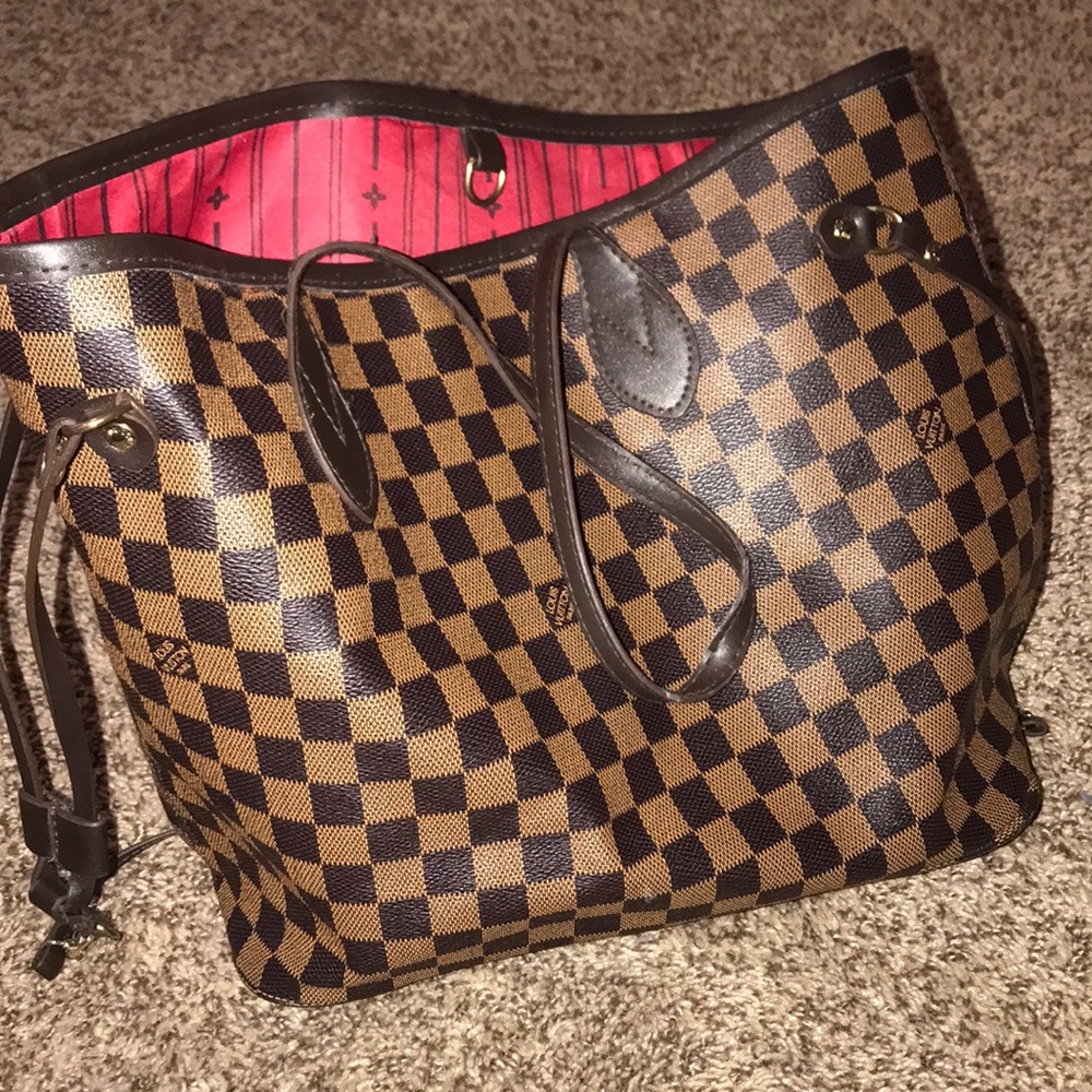 FAKE Louie Vuitton Bag
